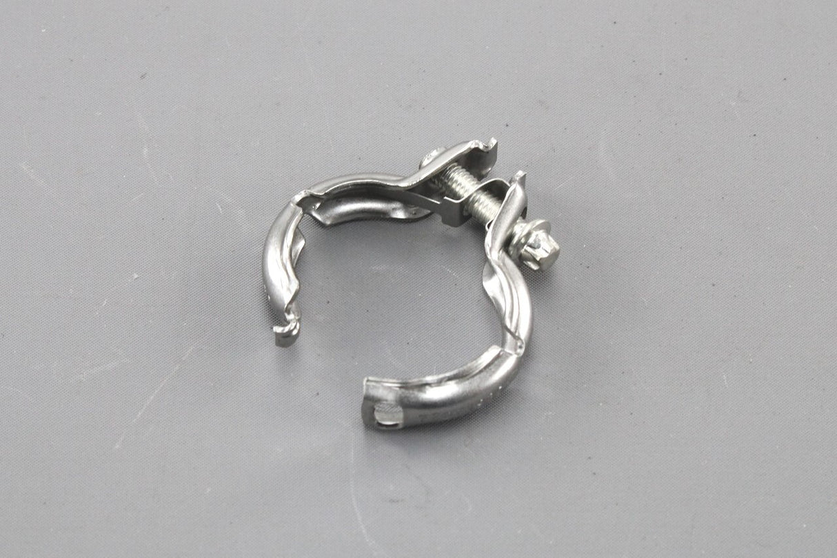 VW Golf Audi A6 Q3 Skoda Octavia SEAT AdBlue injector clamp 04L253725D