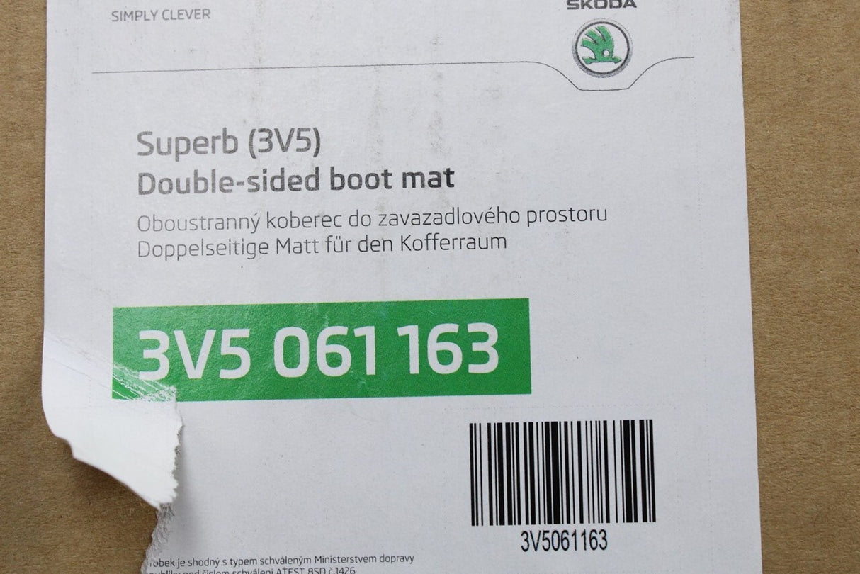 Skoda Superb 2015-on reversible boot mat liner (saloon) 3V5061163
