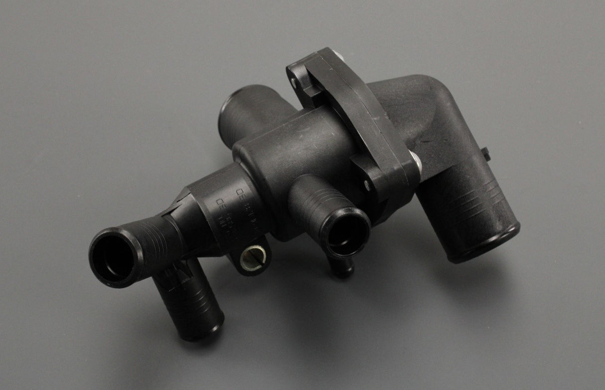 Land Rover Defender 2.4L Puma thermostat housing LR004656