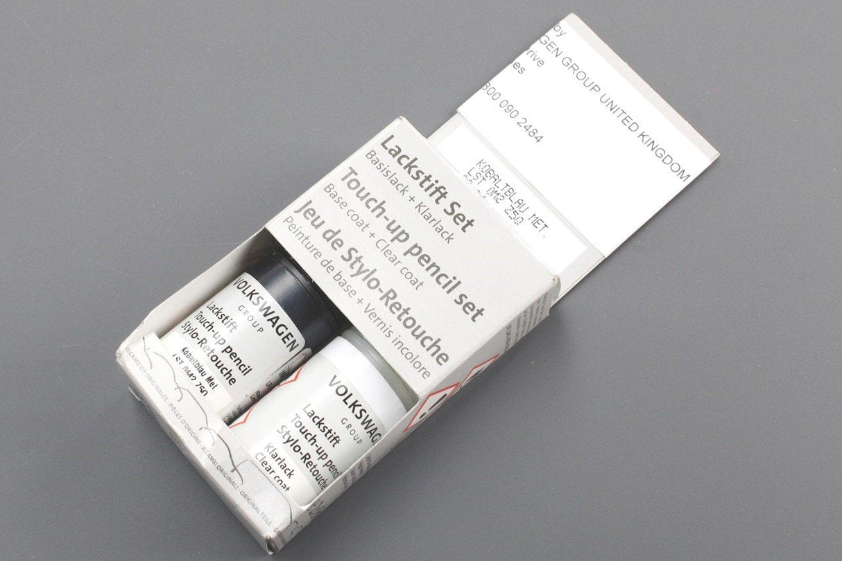 Audi touch up paint pen with clear coat Cobalt Blue Metallic LST0M2Z5Q