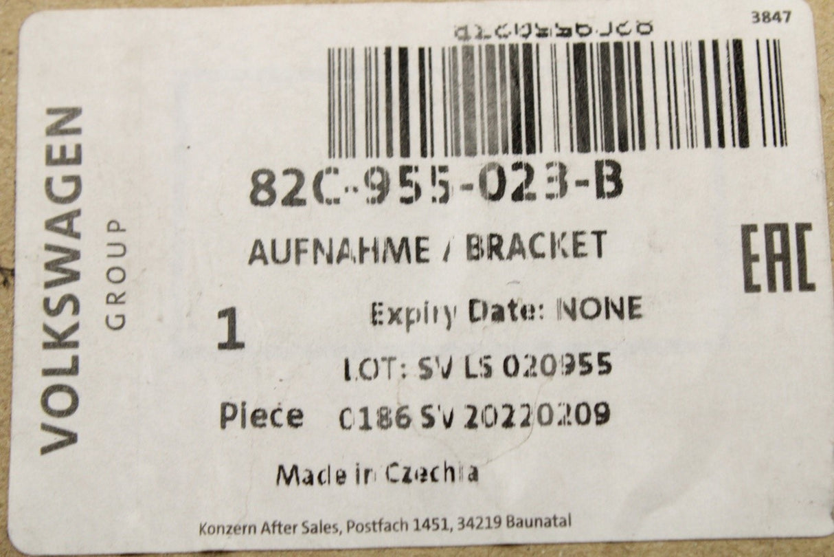 Audi A1 2019-on RHD window wiper linkage with motor 82C955023B