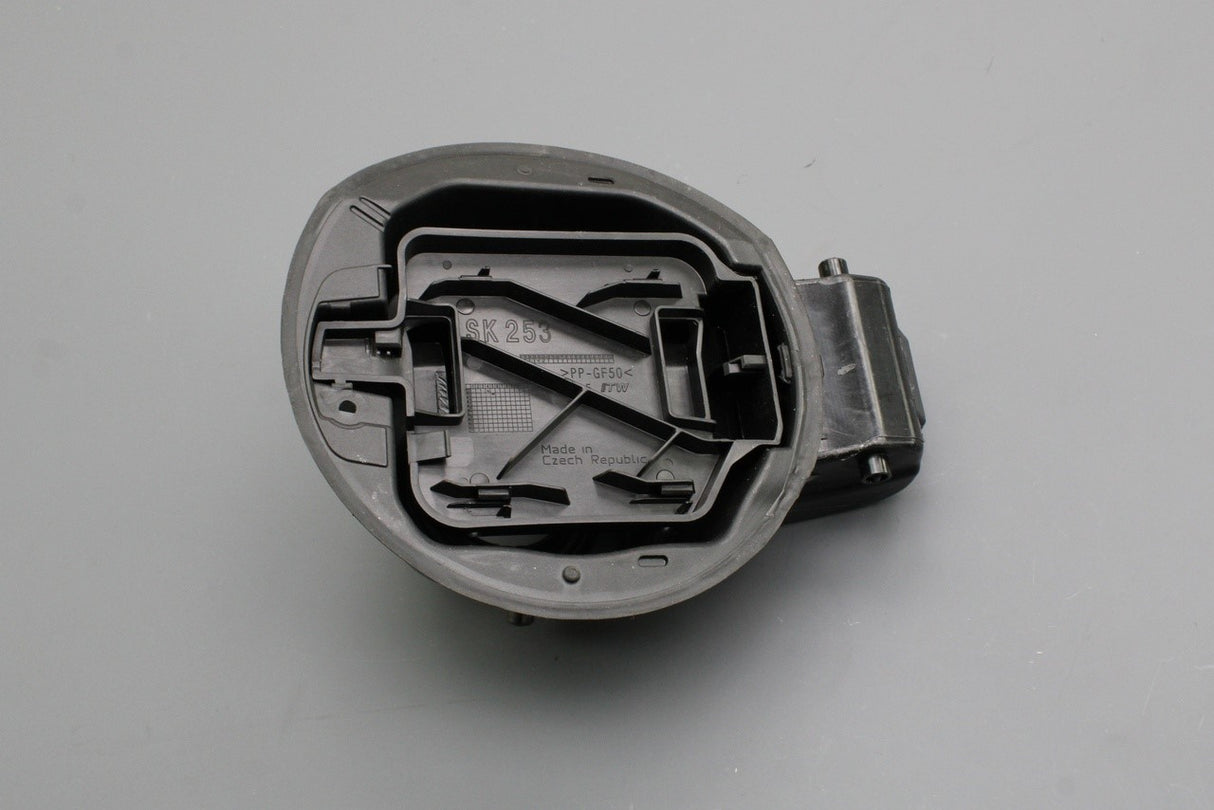 Skoda Rapid Spaceback 2013-2022 fuel filler flap housing 5JJ809999B
