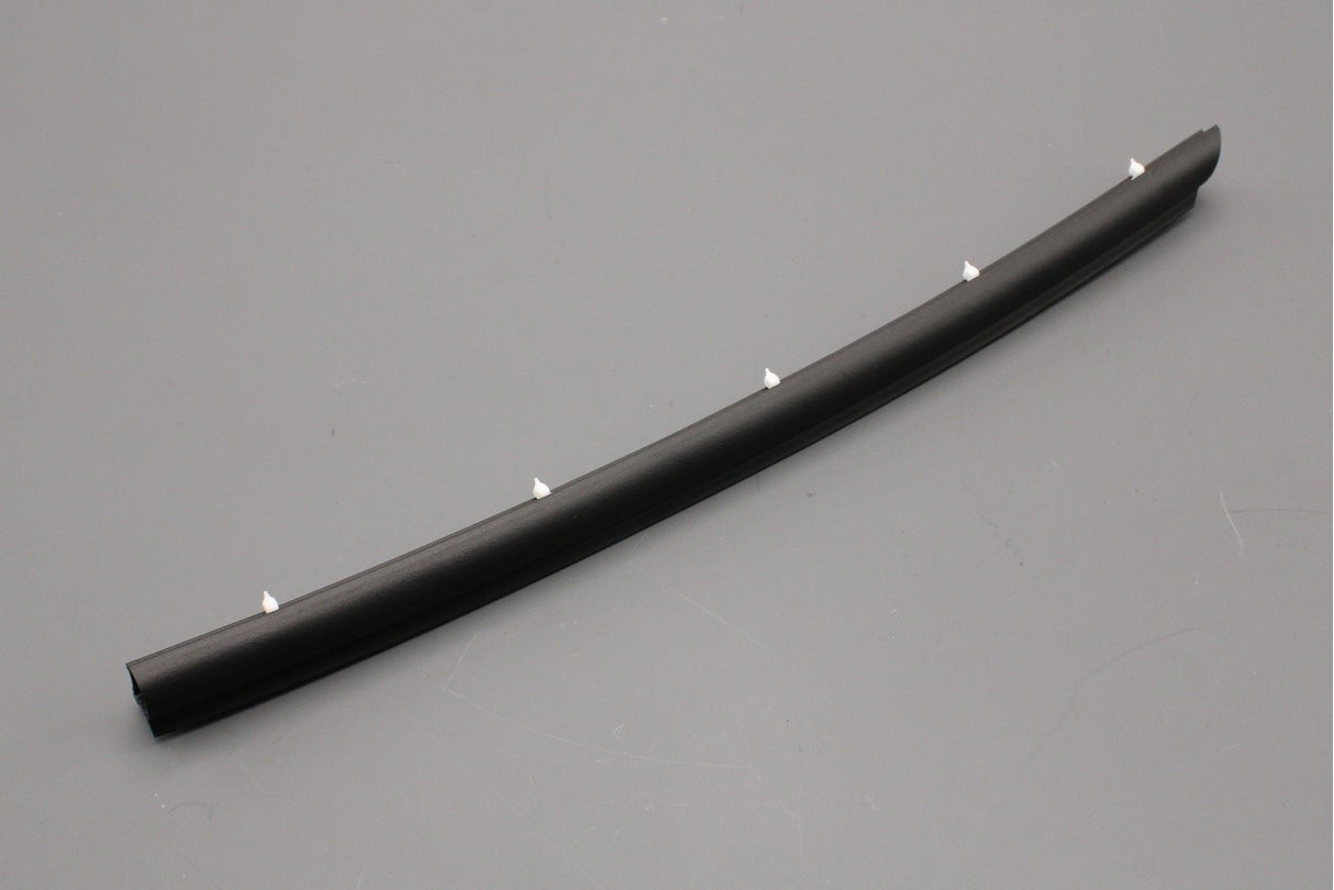 VW Transporter T5 T5.1 T6 T6.1 wheel arch door seal (left) 7H0837565A