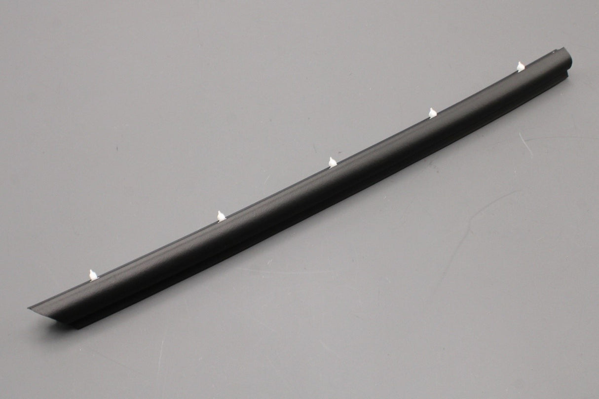 VW Transporter T5 T5.1 T6 T6.1 front door lower seal (right) 7H0837566A