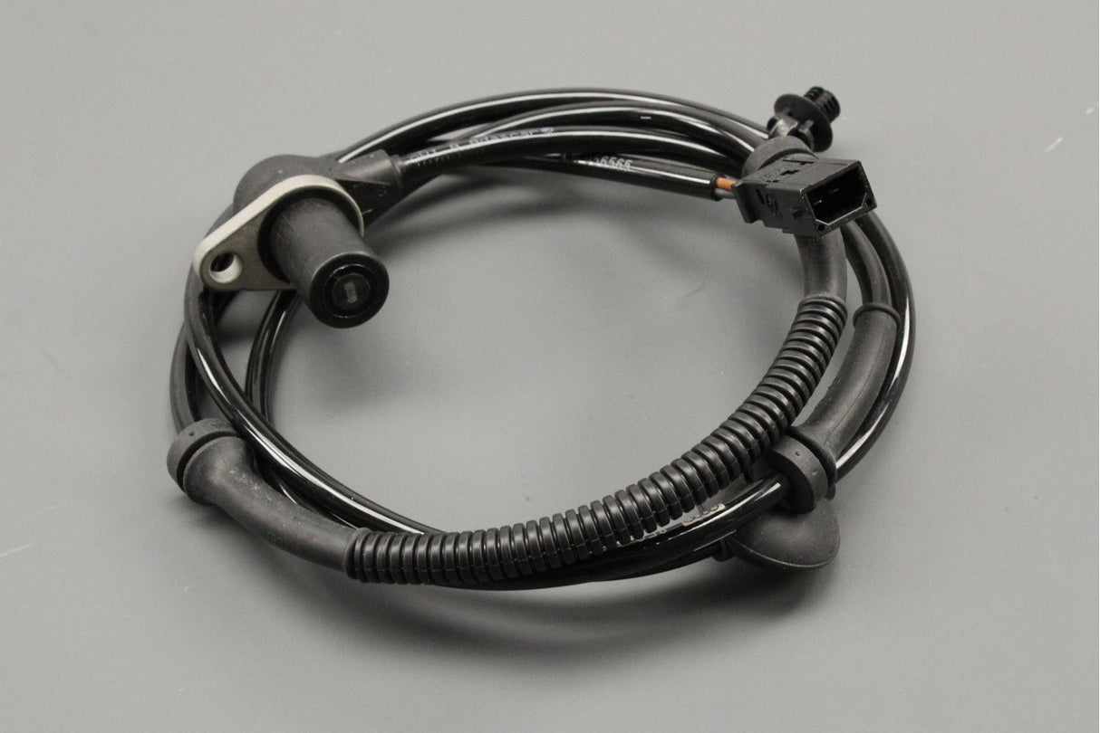 Audi A4 S4 01-08 RS4 SEAT Exeo ABS wheel speed sensor (rear) 8E0927807G