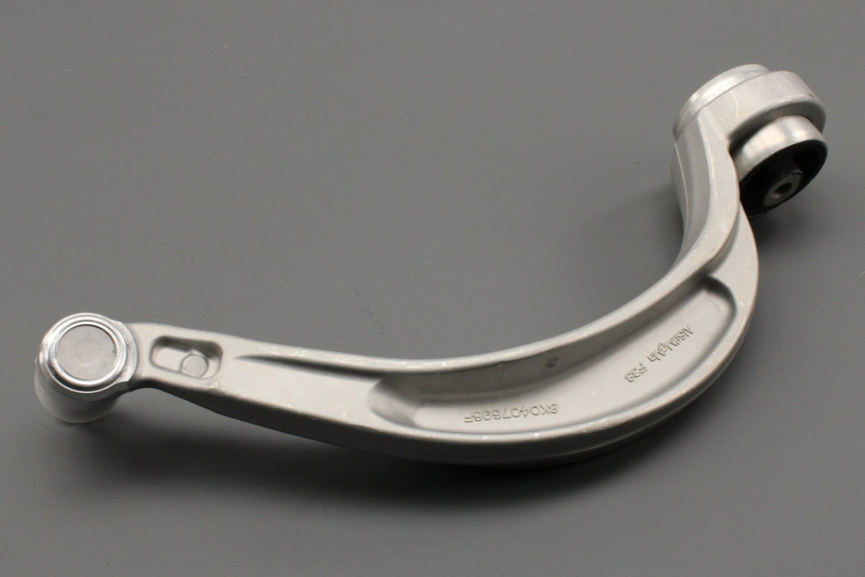 Audi SQ5 2013-2017 front suspension arm guide (right) 8R0407694D