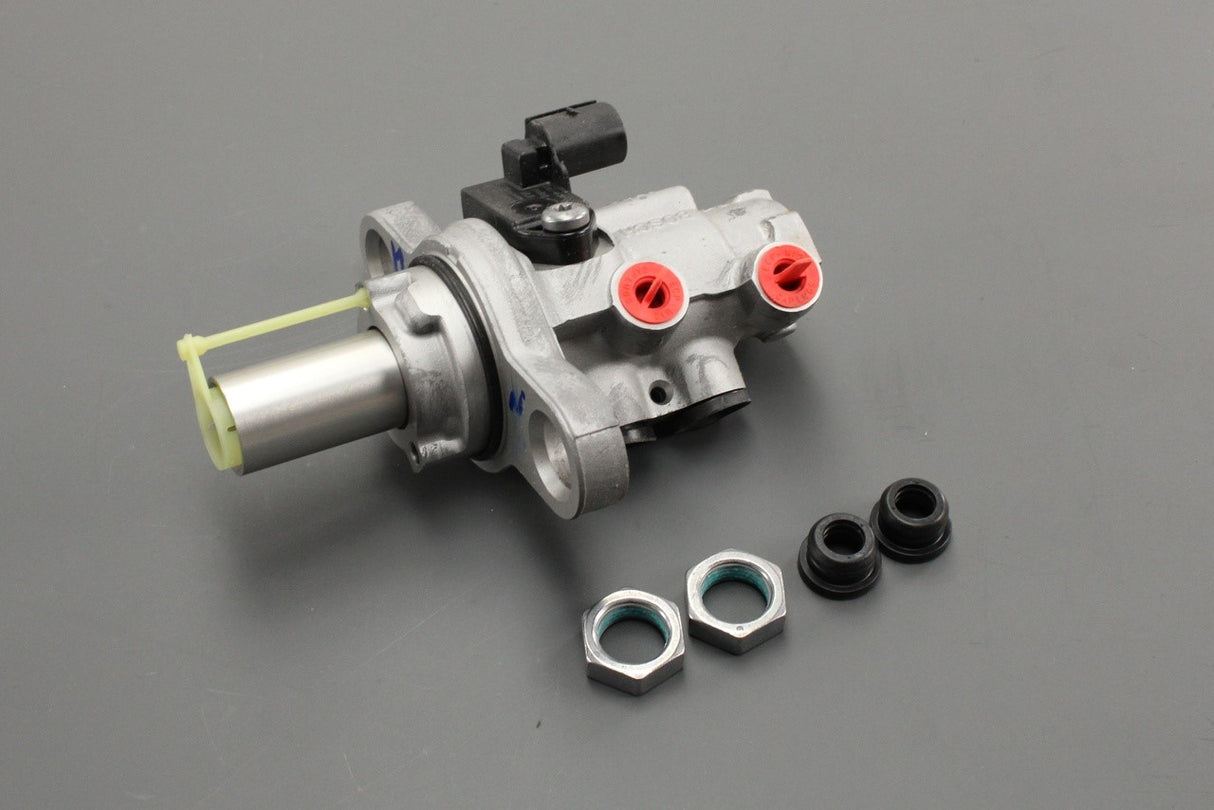 Audi Q5 2017-on tandem brake master cylinder (RHD) 80A611021B