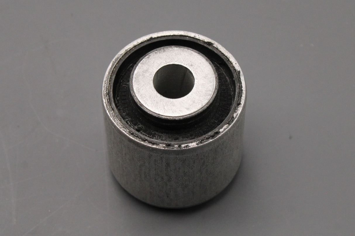 Audi A4 RS4 A5 A6 RS6 A7 A8 Q5 front lower arm bush (outer) 4E0407181B