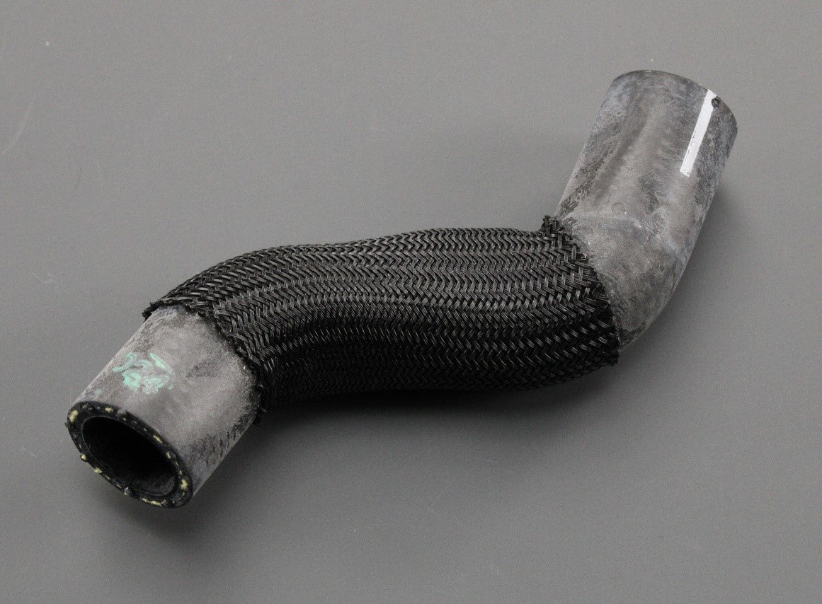 Audi A4 A5 A8 Q5 Q7 Q8 Amarok Touareg 3.0 V6 TDI coolant hose 059121057S