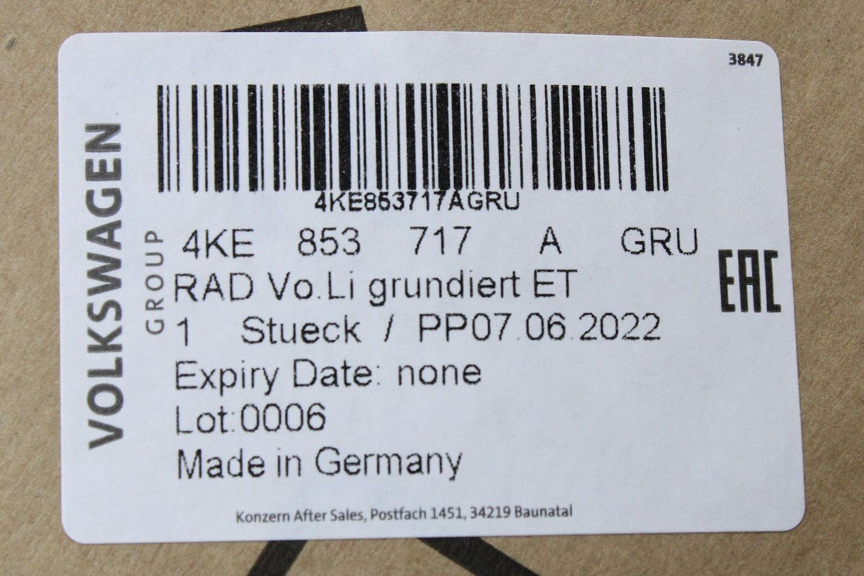 Audi e-tron 19-on front wheel arch surround cover (left) 4KE853717A GRU