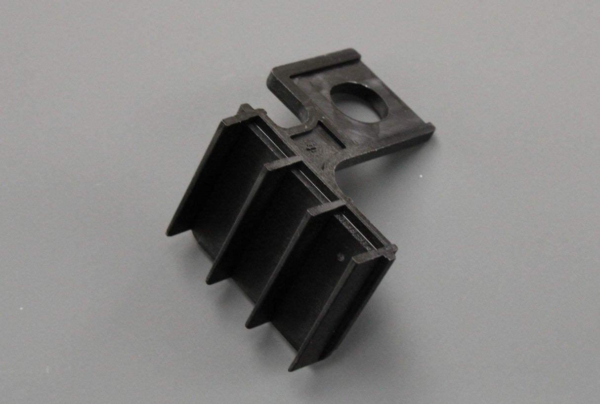 Audi TT TTS TTRS 2007-14 front wing retaining bracket (left) 8J0805637