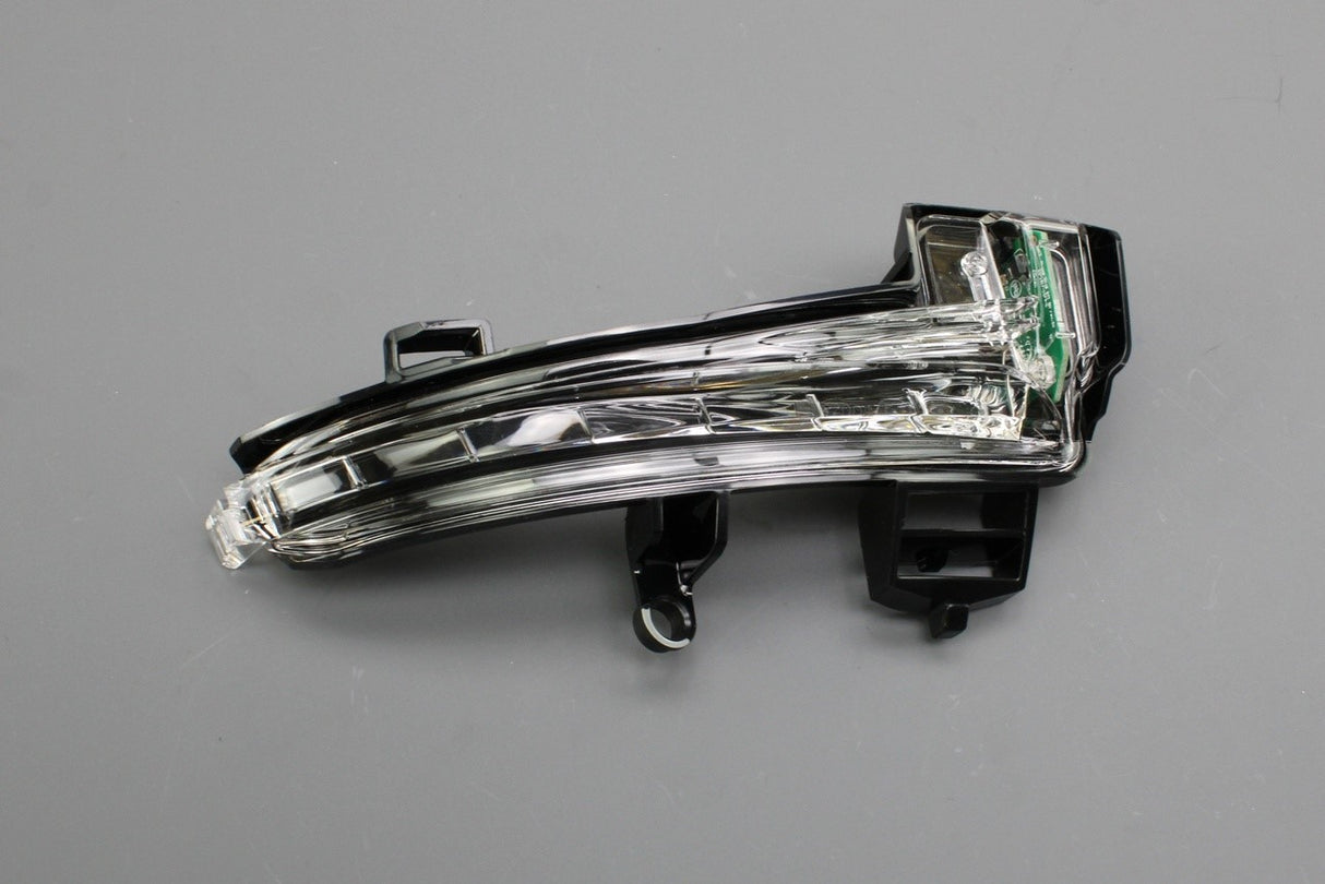 Skoda Superb 2015-2024 wing mirror indicator (right) 3V0949102