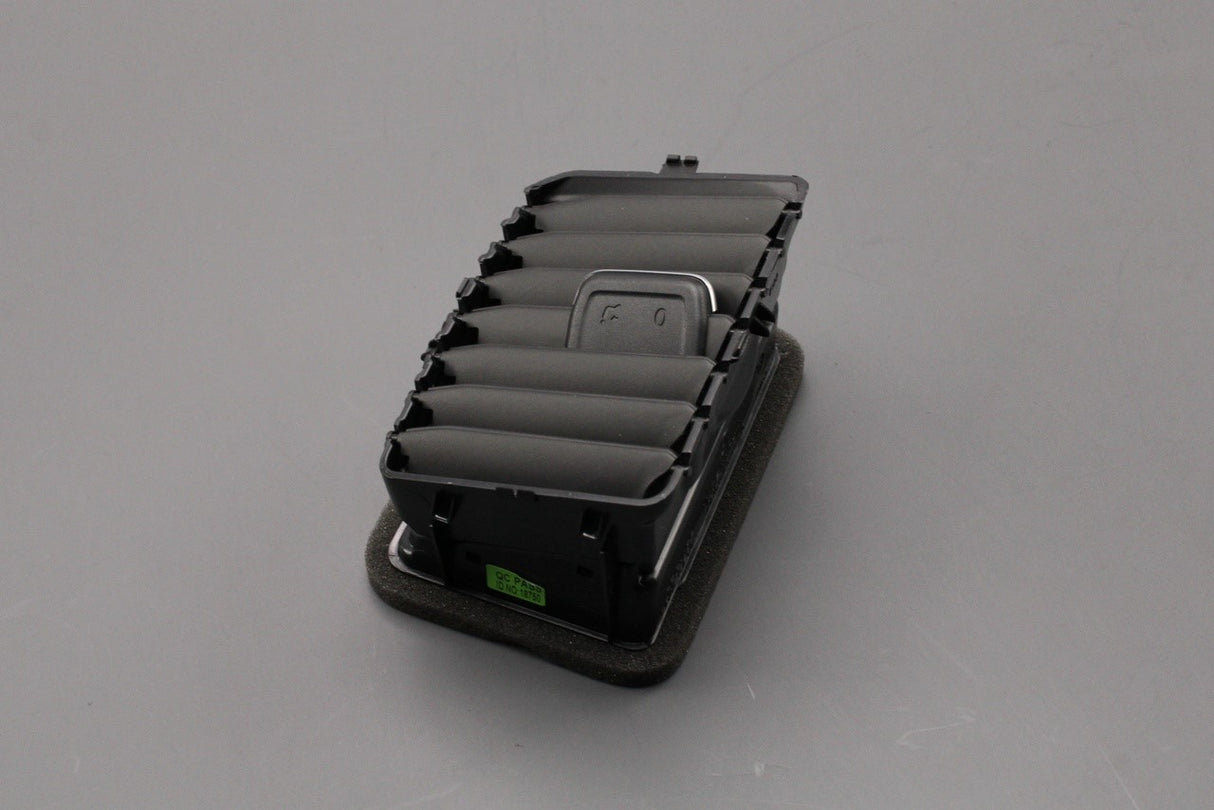 VW Amarok 2017-22 dashboard air vent (centre right) 2H6819384C 9B9