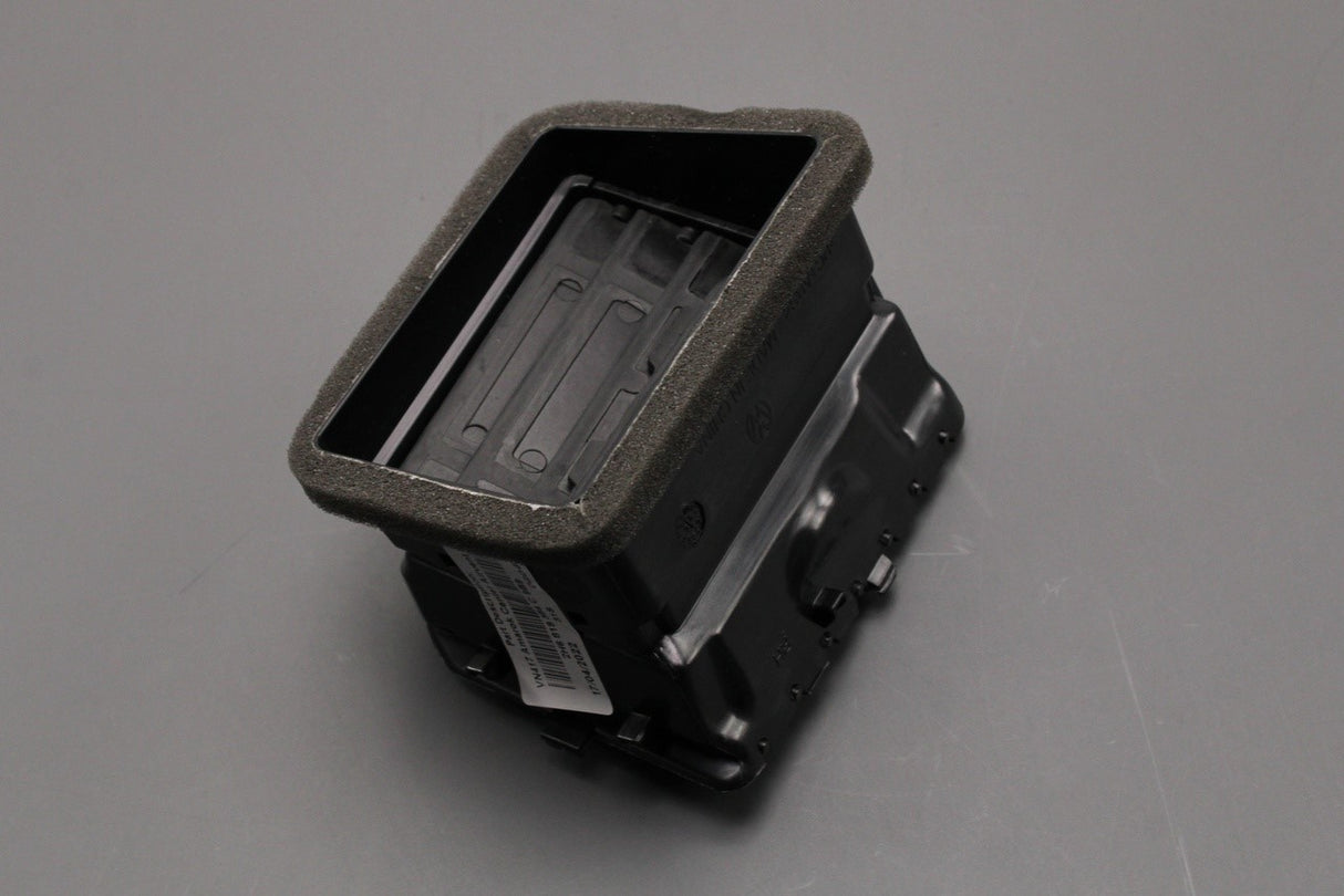 VW Amarok 2017-22 dashboard air vent (centre right) 2H6819384C 9B9