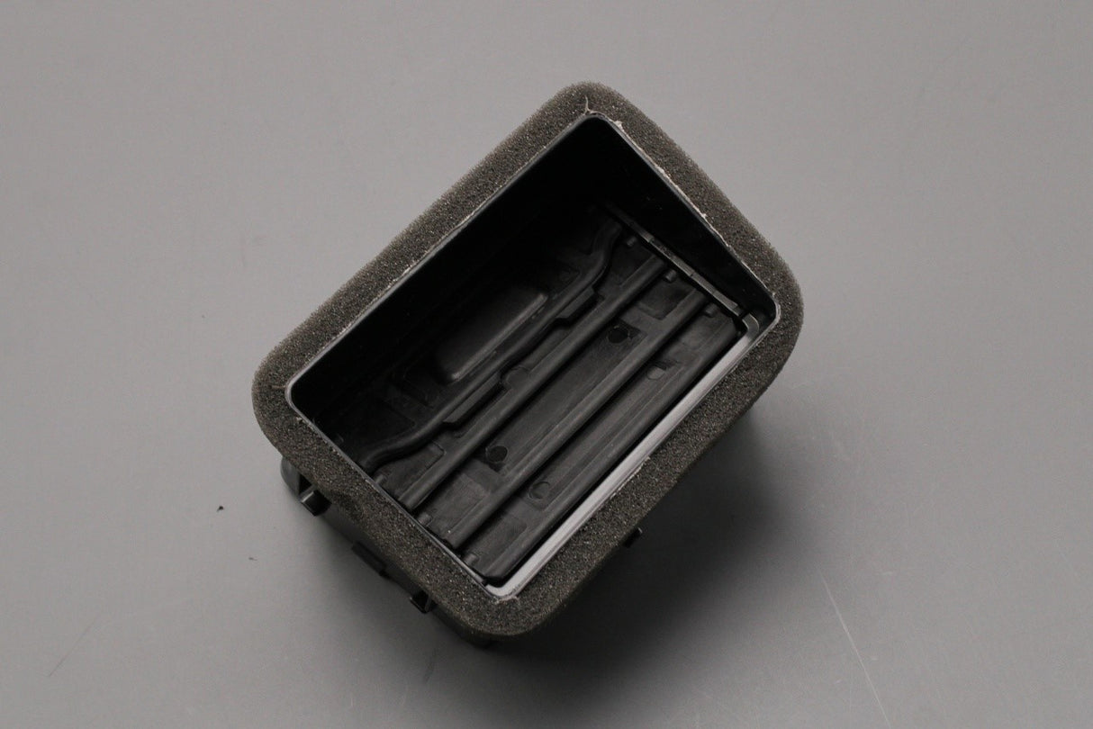 VW Amarok 2017-22 dashboard air vent (centre right) 2H6819384C 9B9