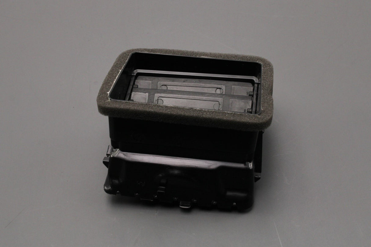 VW Amarok 2017-22 dashboard air vent (centre right) 2H6819384C 9B9