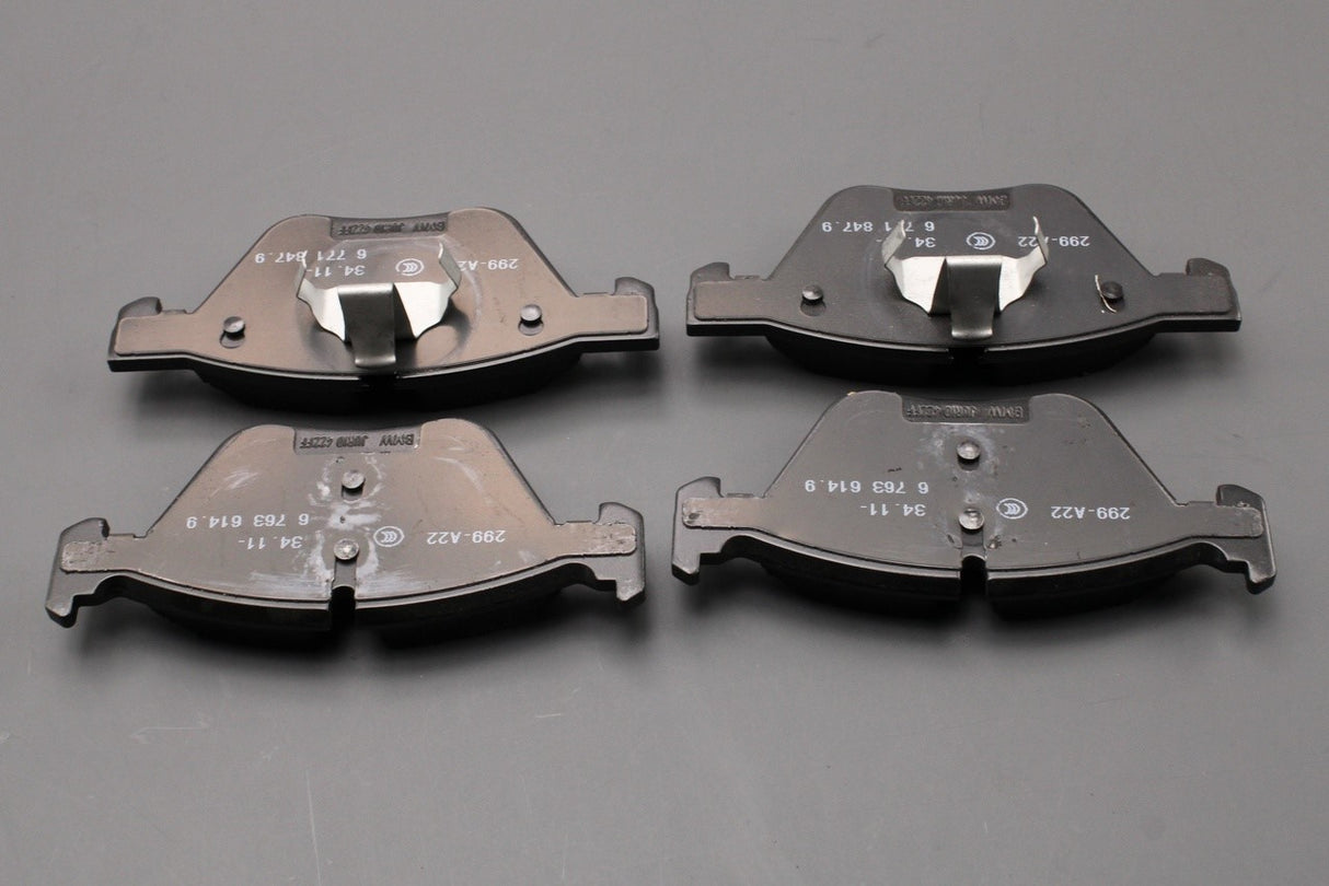 BMW 3' E90 E91 E92 E93 X1 E84 Z4 E89 brake pads (front) 34116771868