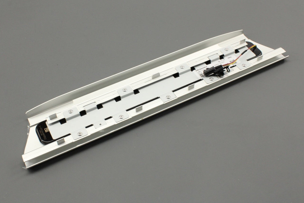 Range Rover 2017-2022 illuminated door scuff plate (front left) LR138874