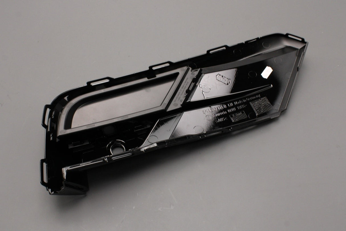 VW Tiguan R-Line 2016-21 bumper vent grille (front left) 5NA853665D 041