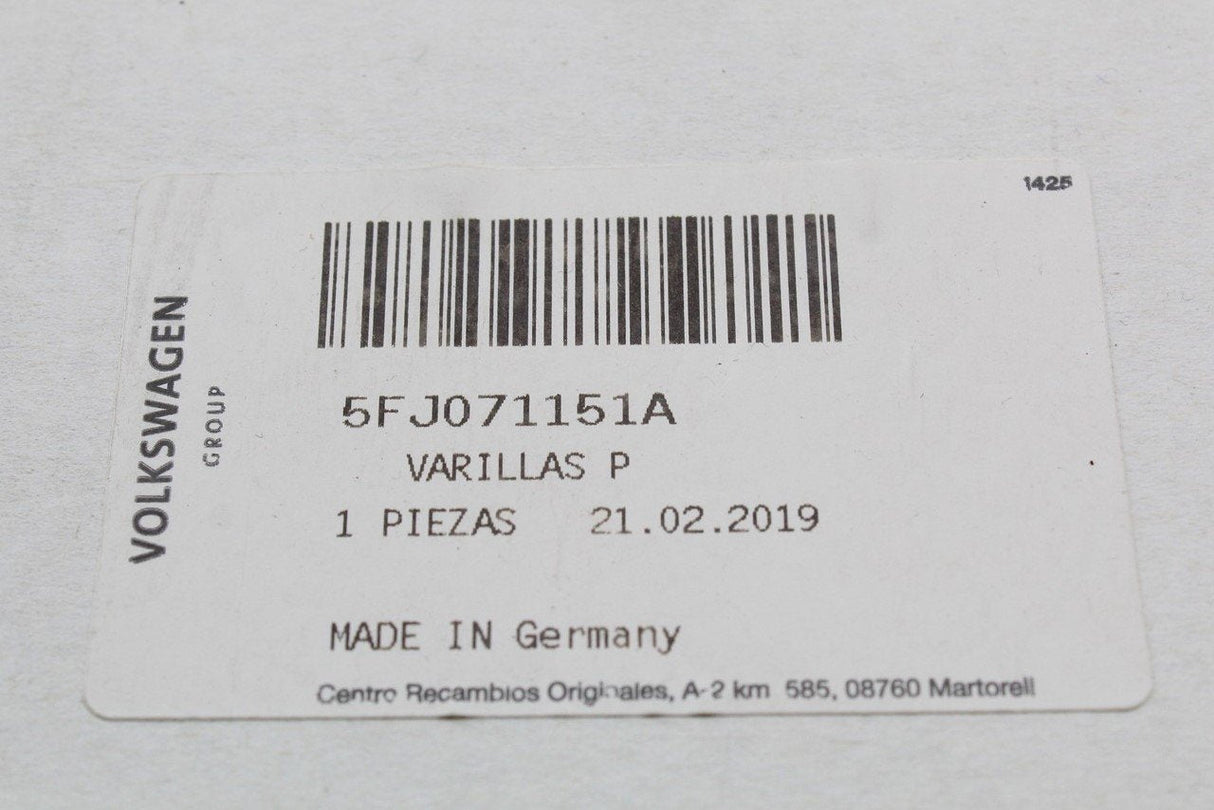SEAT Tarraco 2019-onwards accessory roof bars set 5FJ071151A