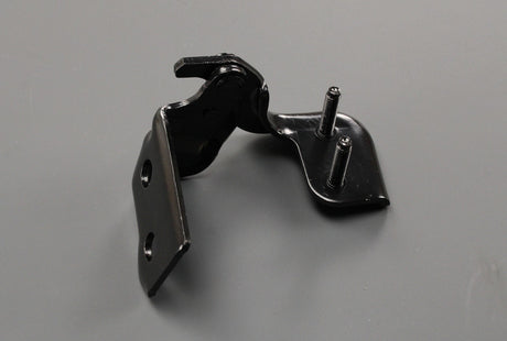 Land Rover Discovery 5 2017-on boot lid hinge (left) LR080294