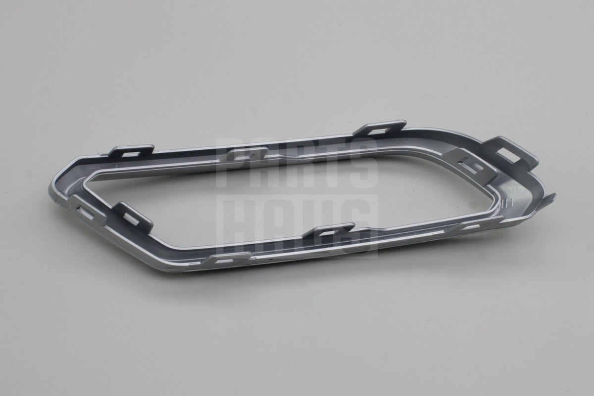 SEAT Ateca FR 2016-2026 rear bumper chrome trim (left) 575807833 3Q7