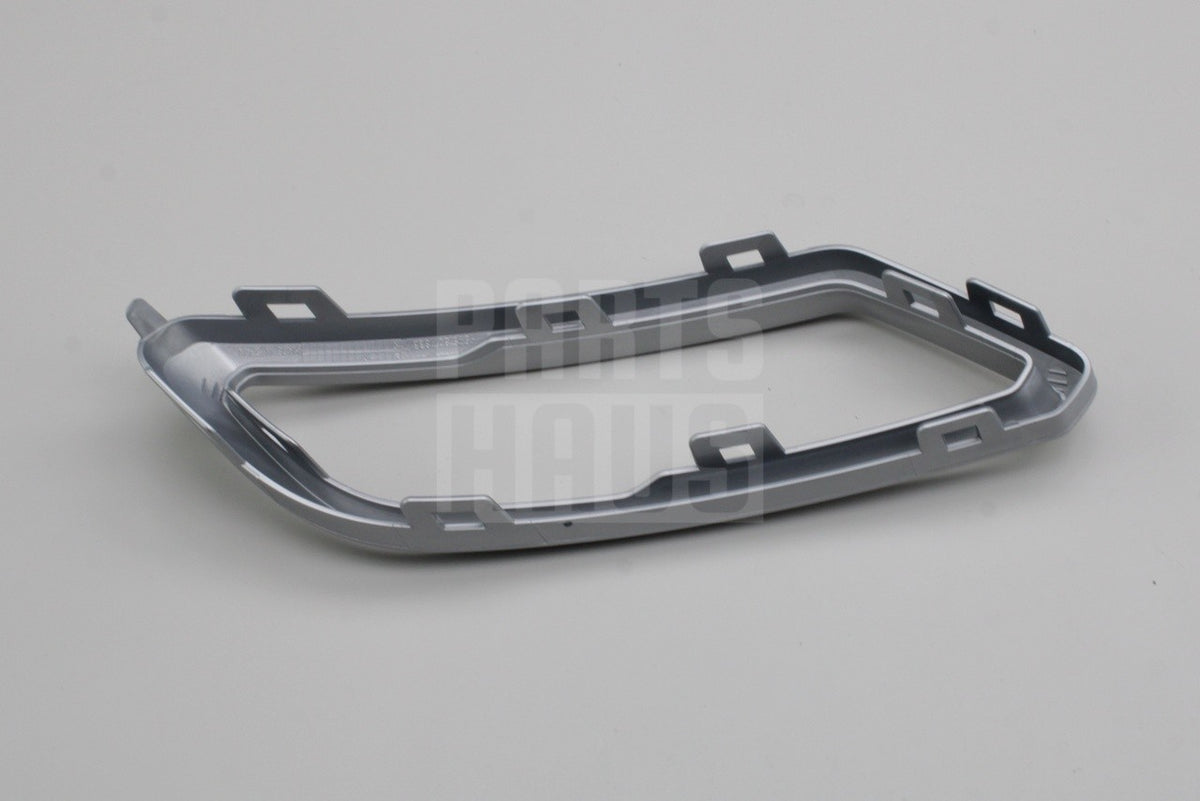 SEAT Ateca FR 2016-2026 rear bumper chrome trim (left) 575807833 3Q7