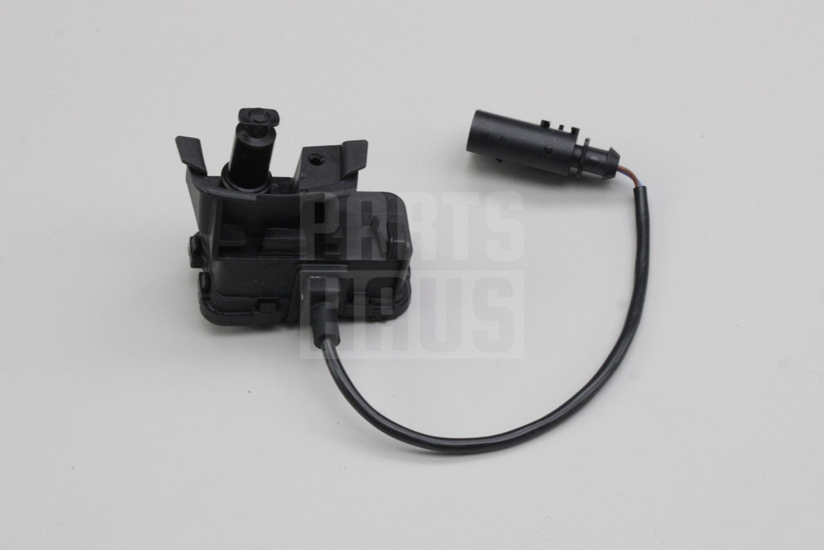 VW Golf MK8 Passat B9 Skoda Octavia fuel filler flap actuator 5H0810773