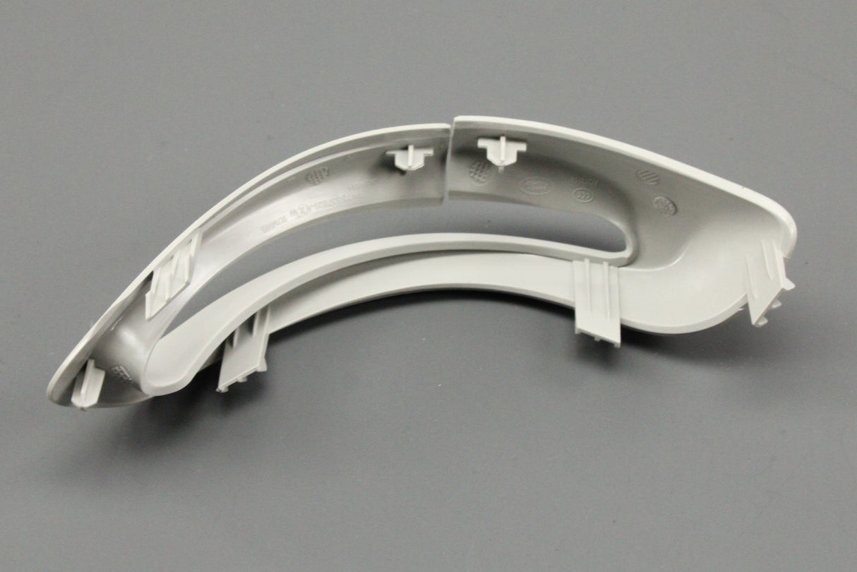 Land Rover Discovery Sport 15-on 3rd row seat belt guide bezel (right) LR060573