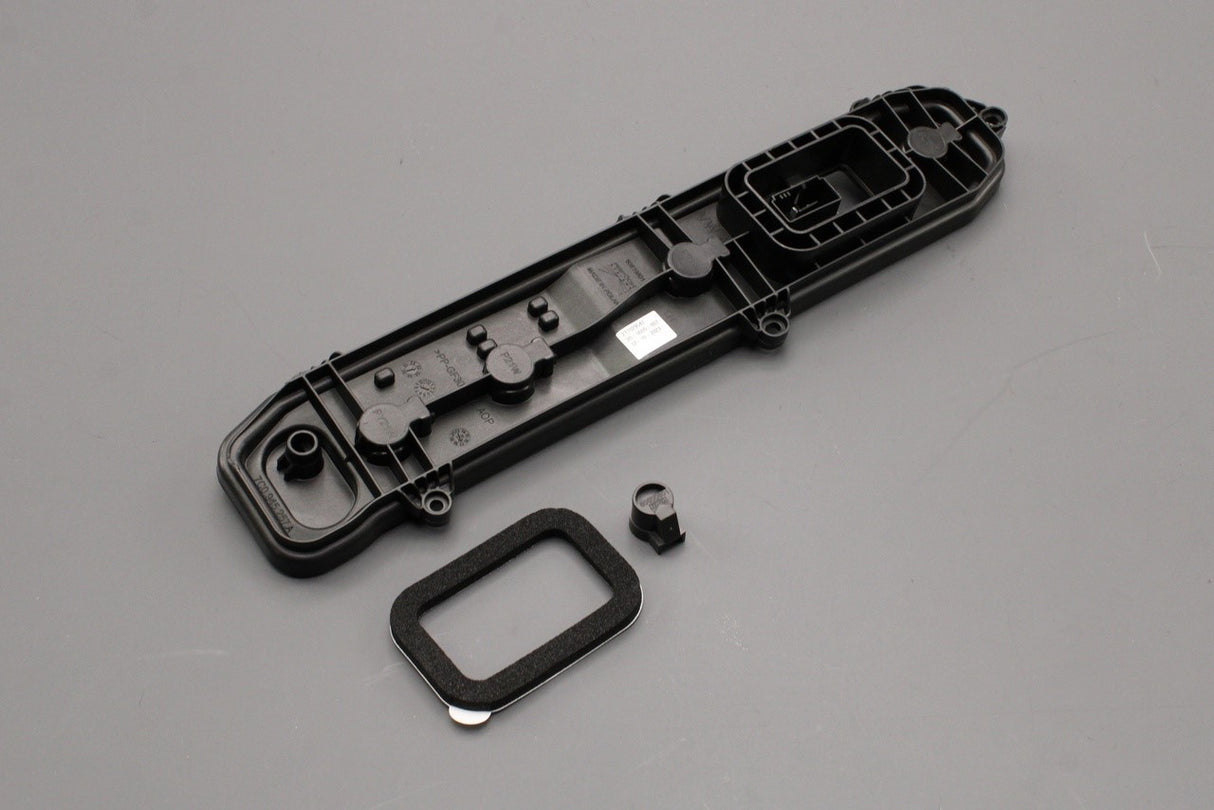VW Crafter 17-on bulb carrier holder with gasket (rear left) 7C0945257A