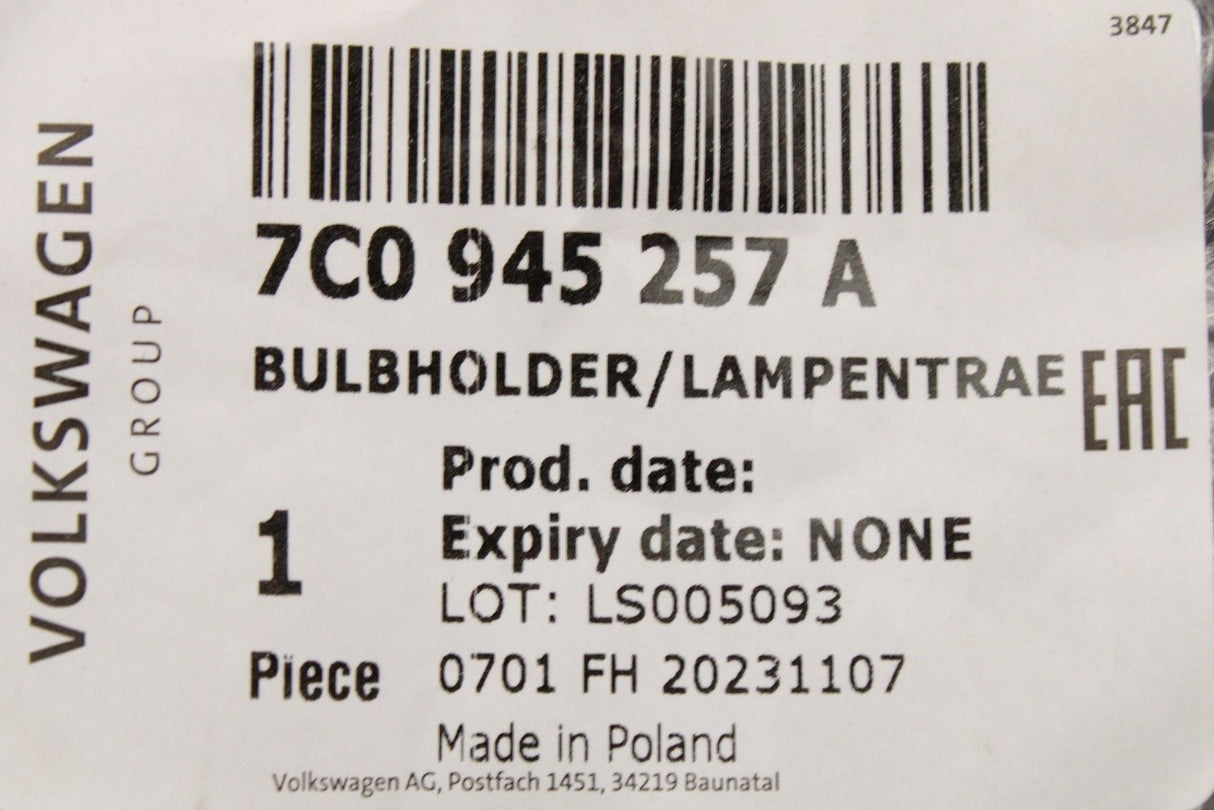 VW Crafter 17-on bulb carrier holder with gasket (rear left) 7C0945257A