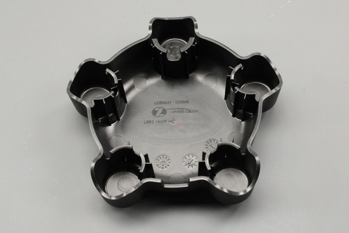 Land Rover Defender 2020-on steel wheel centre cap (x1) LR130610