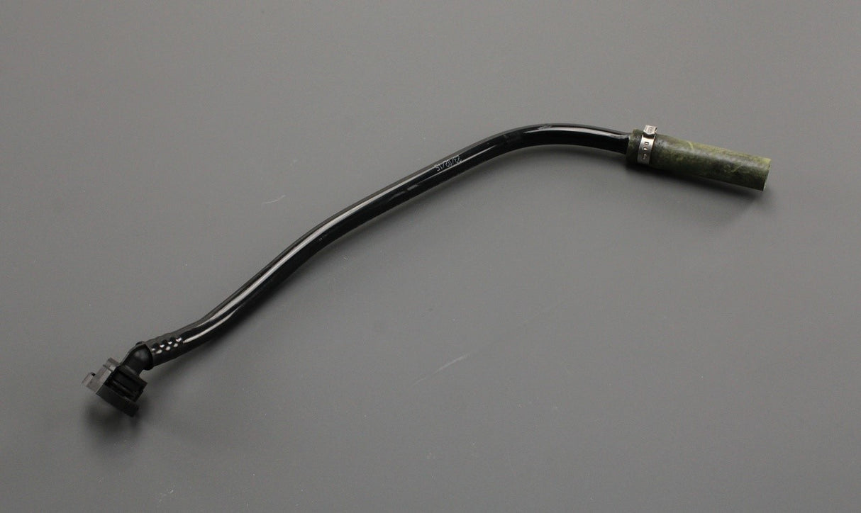 BMW E46 1997-05 intake manifold breather vent hose (petrol) 11157515733