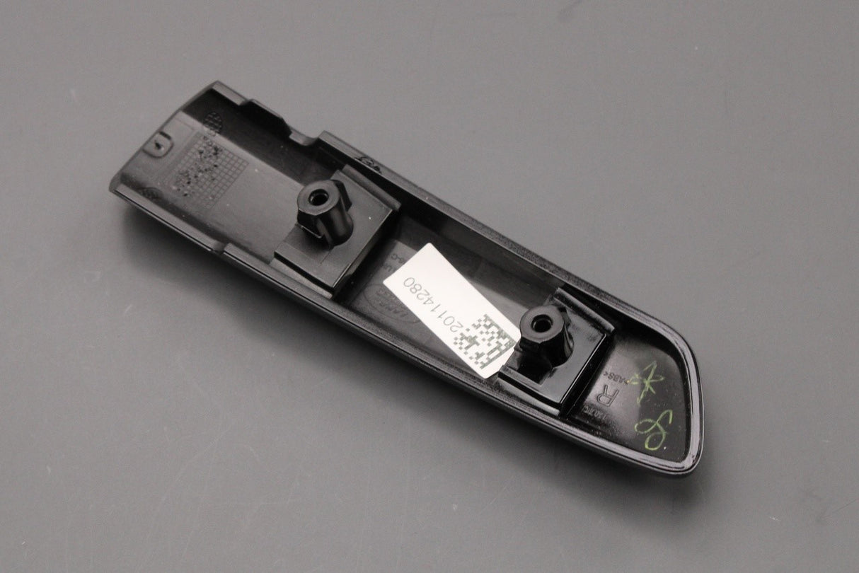 Land Rover Discovery 5 2017-on front bumper insert (right) LR082892