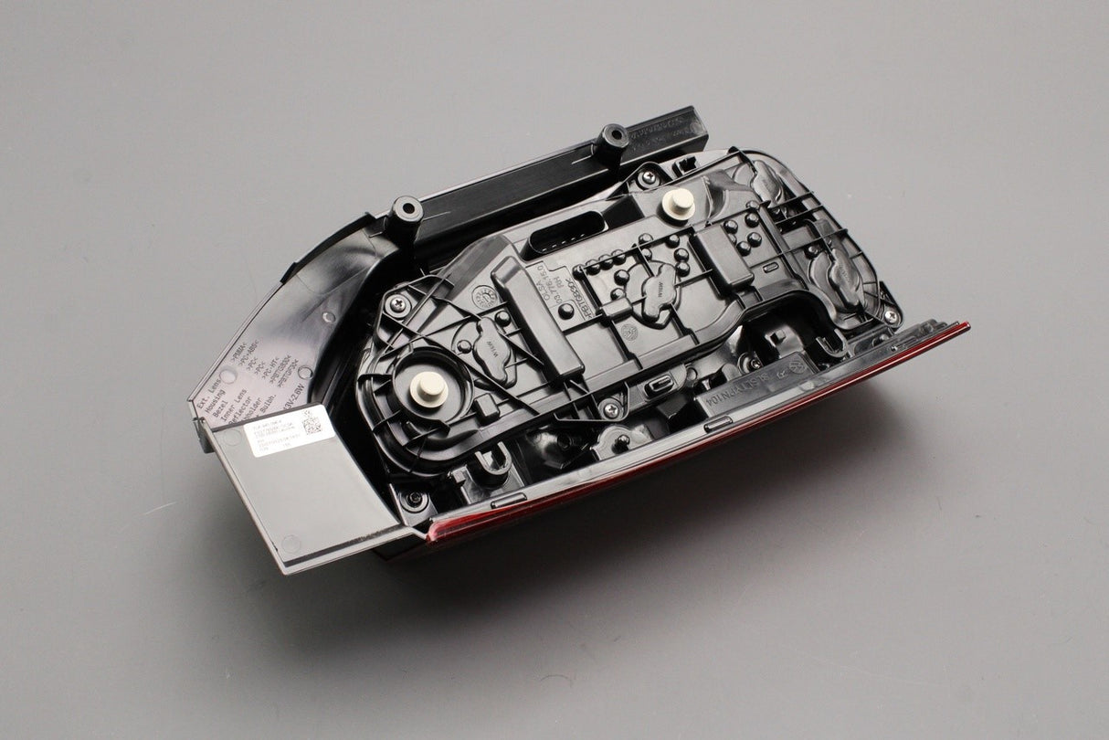 VW Transporter T6.1 right halogen tail light (tailgate model) 7LA945096K