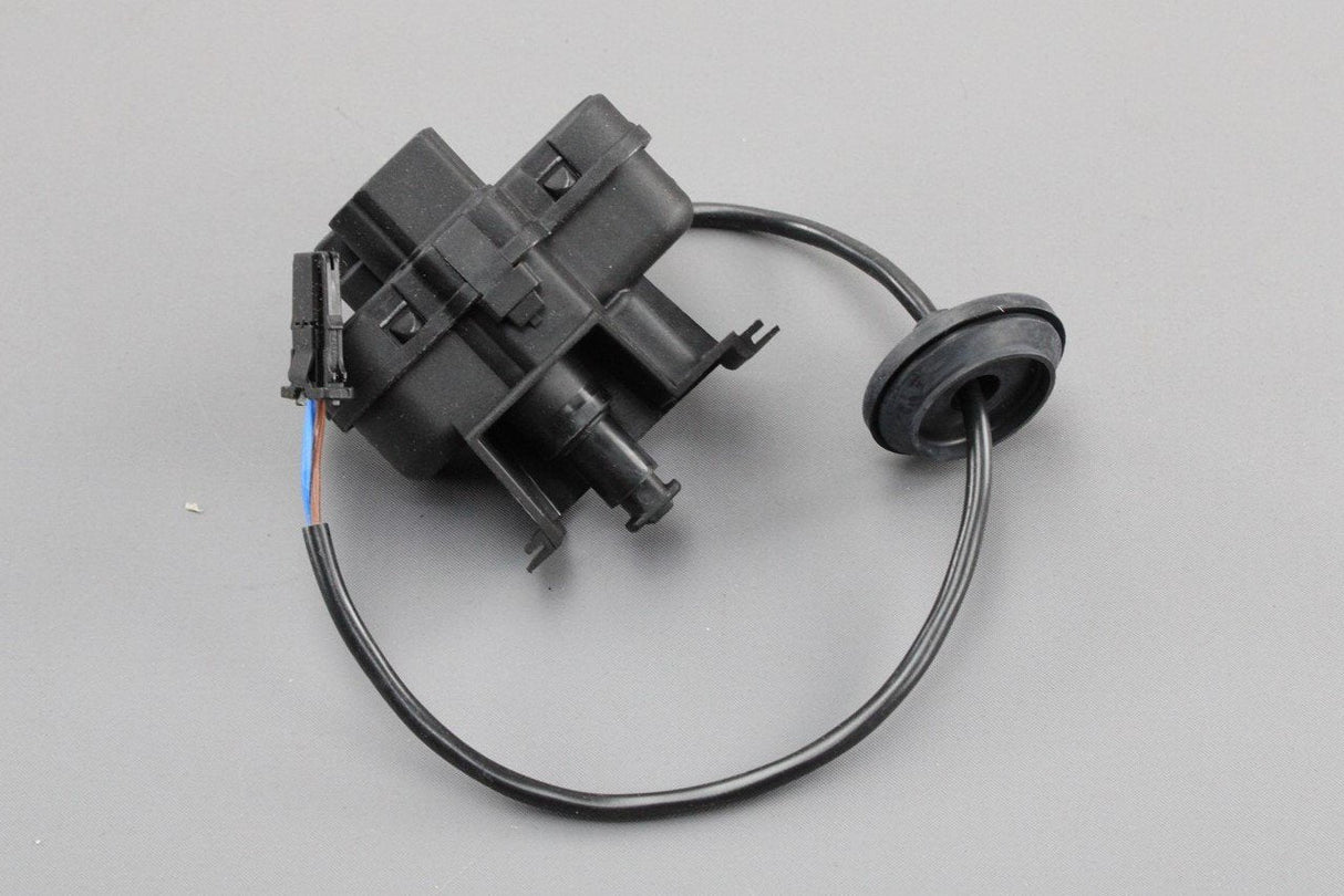 VW Tiguan 2012-16 fuel filler flap locking actuator 5N0810773F