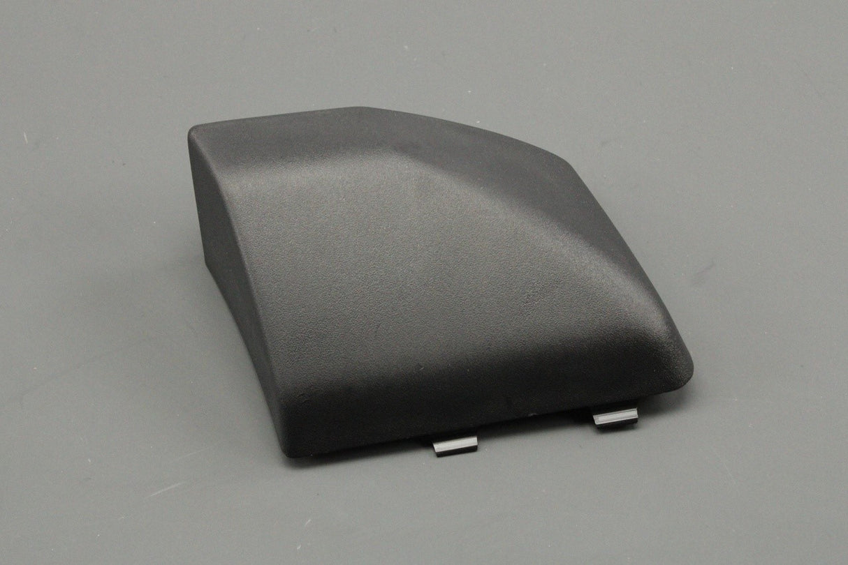 Land Rover Discovery 3 2005-2009 wheel arch moulding cap (rear) LR010625