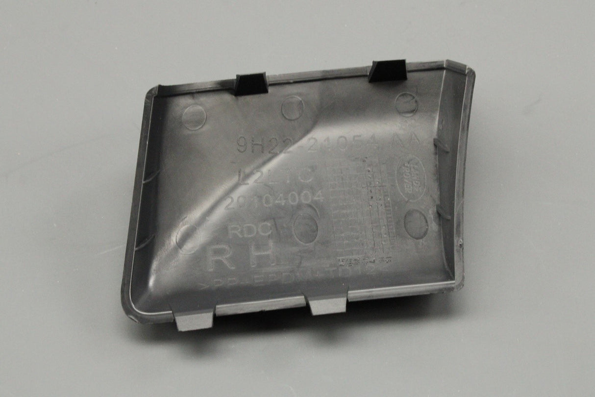 Land Rover Discovery 3 2005-2009 wheel arch moulding cap (rear) LR010625