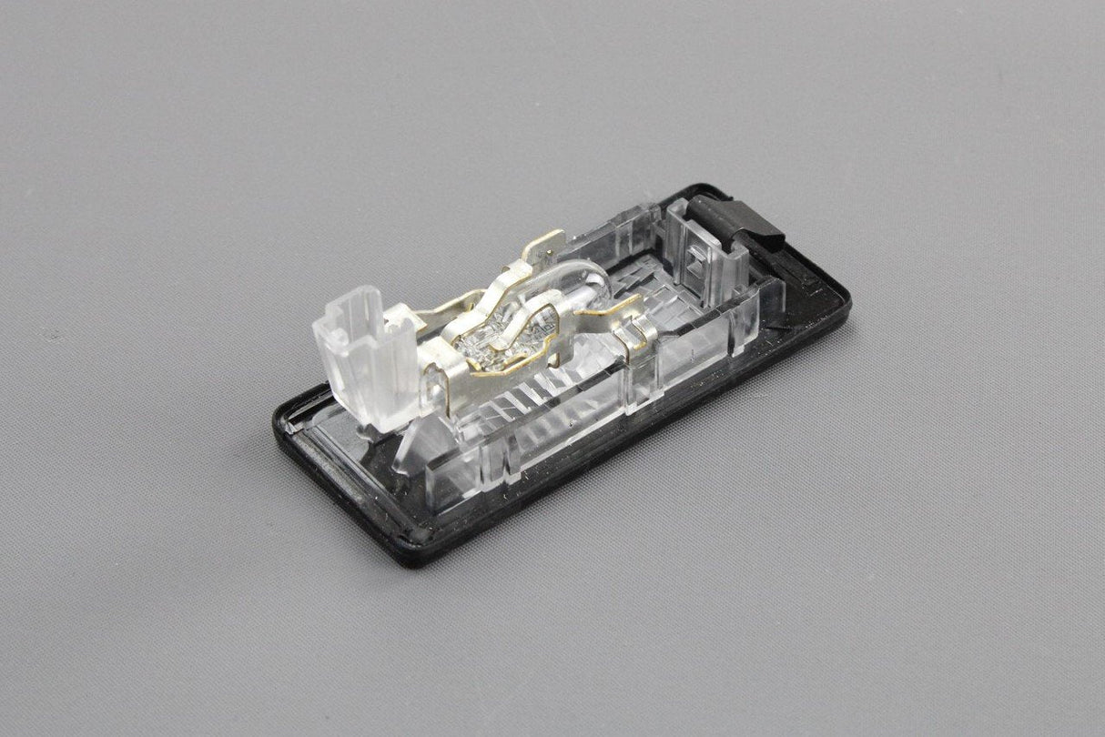 VW Tiguan Sharan Skoda Superb Octavia Yeti number plate light 5N0943021B
