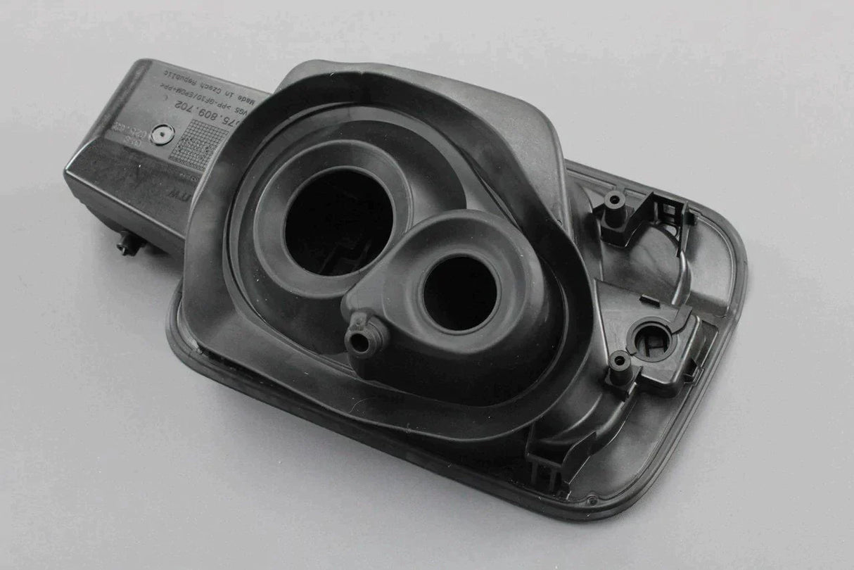 Skoda Karoq SEAT Ateca fuel filler flap with housing 575809702C