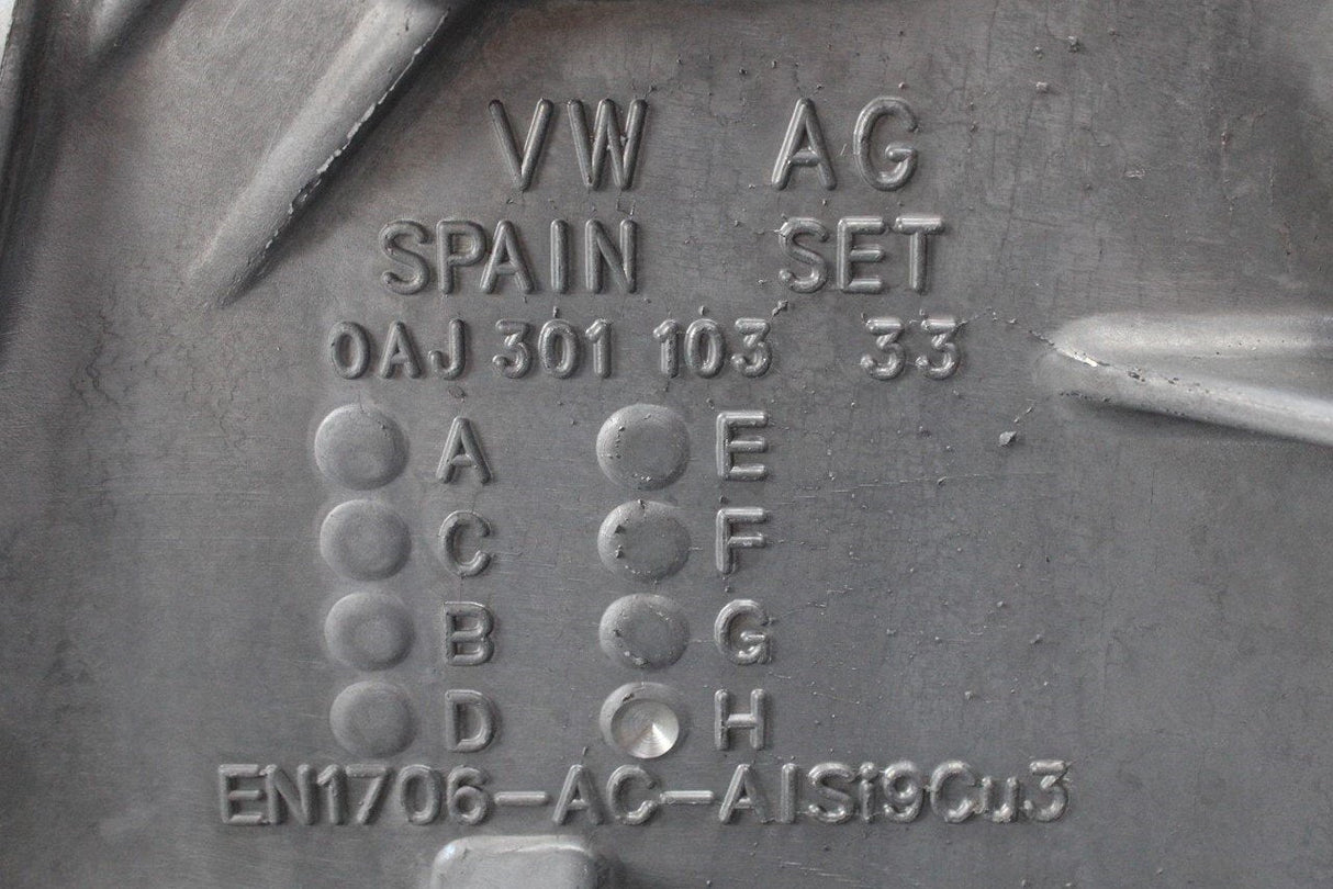 VW Audi Skoda SEAT gearbox clutch diff housing (6-spd manual) 0AJ301103