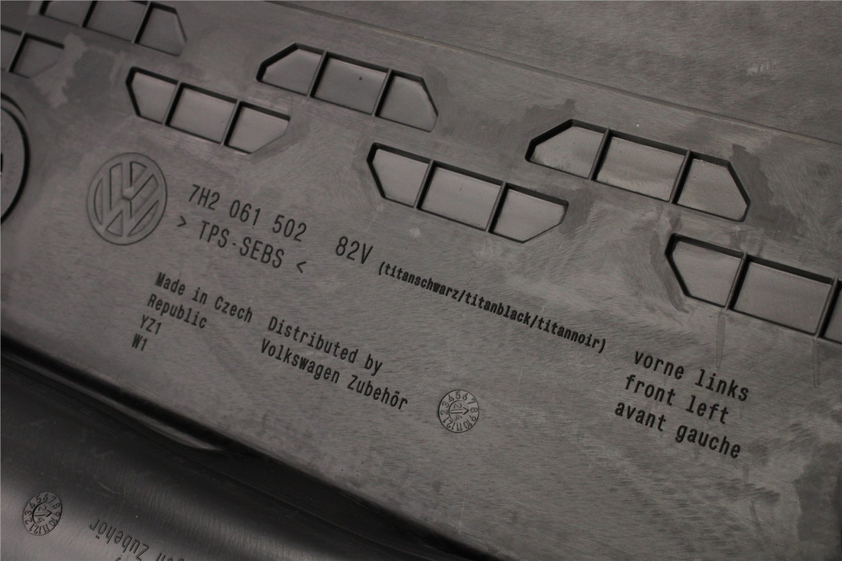 Genuine VW Transporter T6.1 2020-24 rubber floor mats set (front) 7H2061502 82V