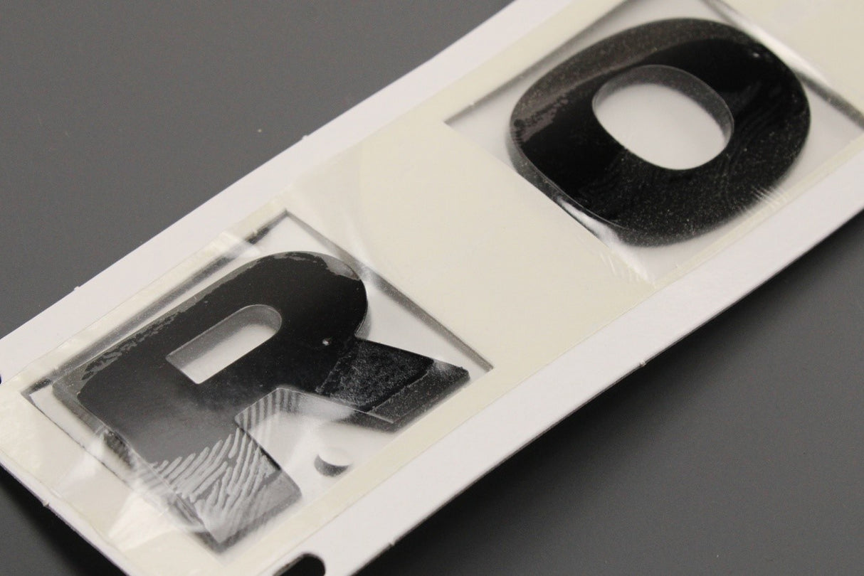 Land Rover Discovery 4 2010-16 'ROVER' badge lettering (front) LR043114