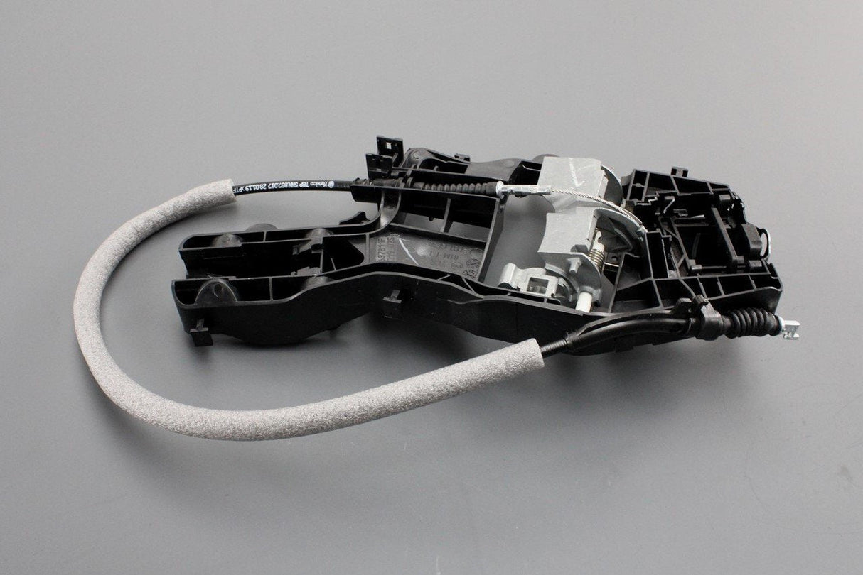 VW Tiguan Allspace 2018-on door handle mounting bar 5NN837811F