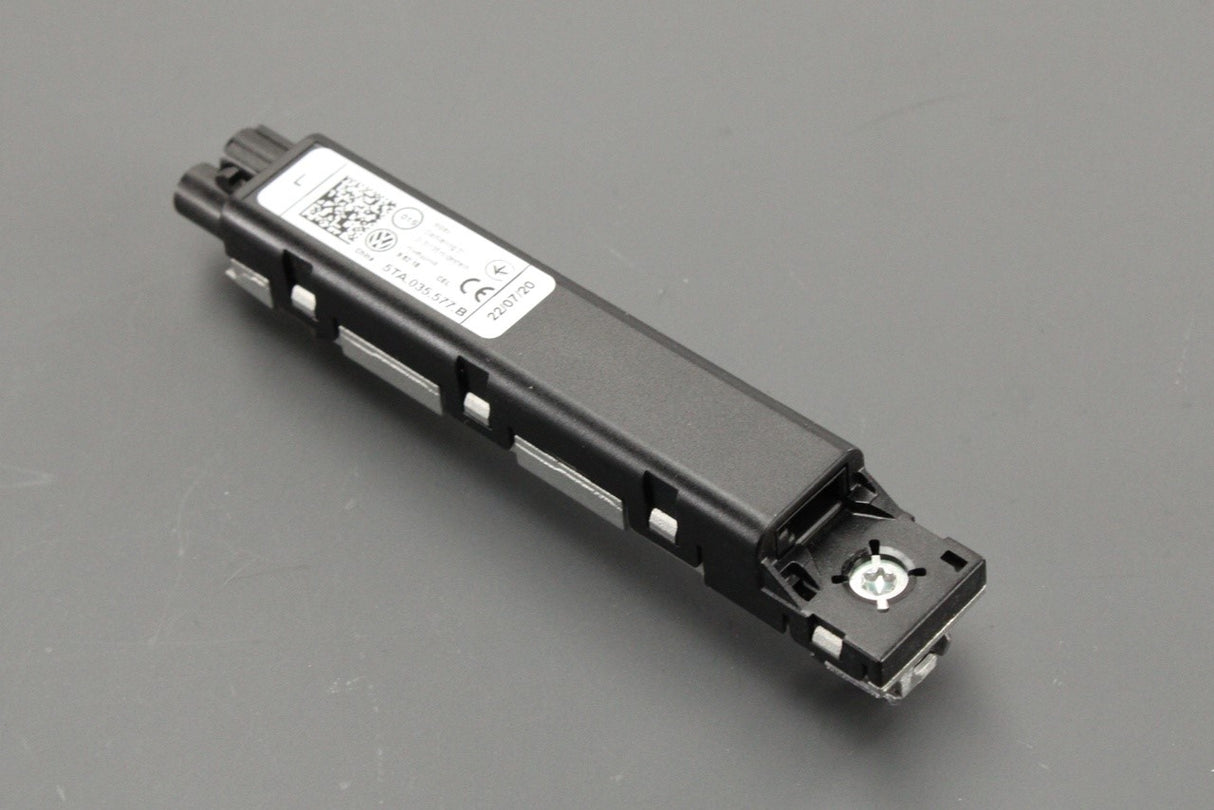 VW Touran 2016-on FM2/DAB aerial amplifier 5TA035577B