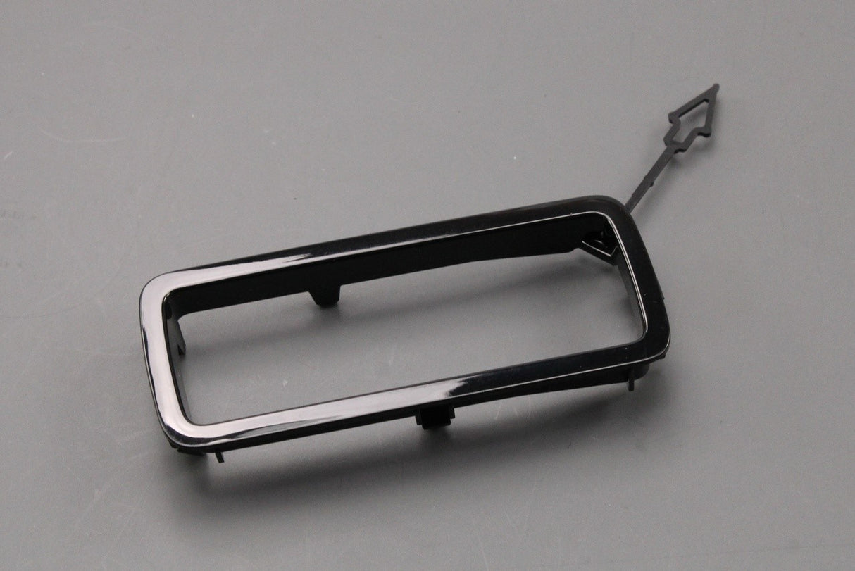 Land Rover Defender 2020-on rear bumper trim (left) LR149776