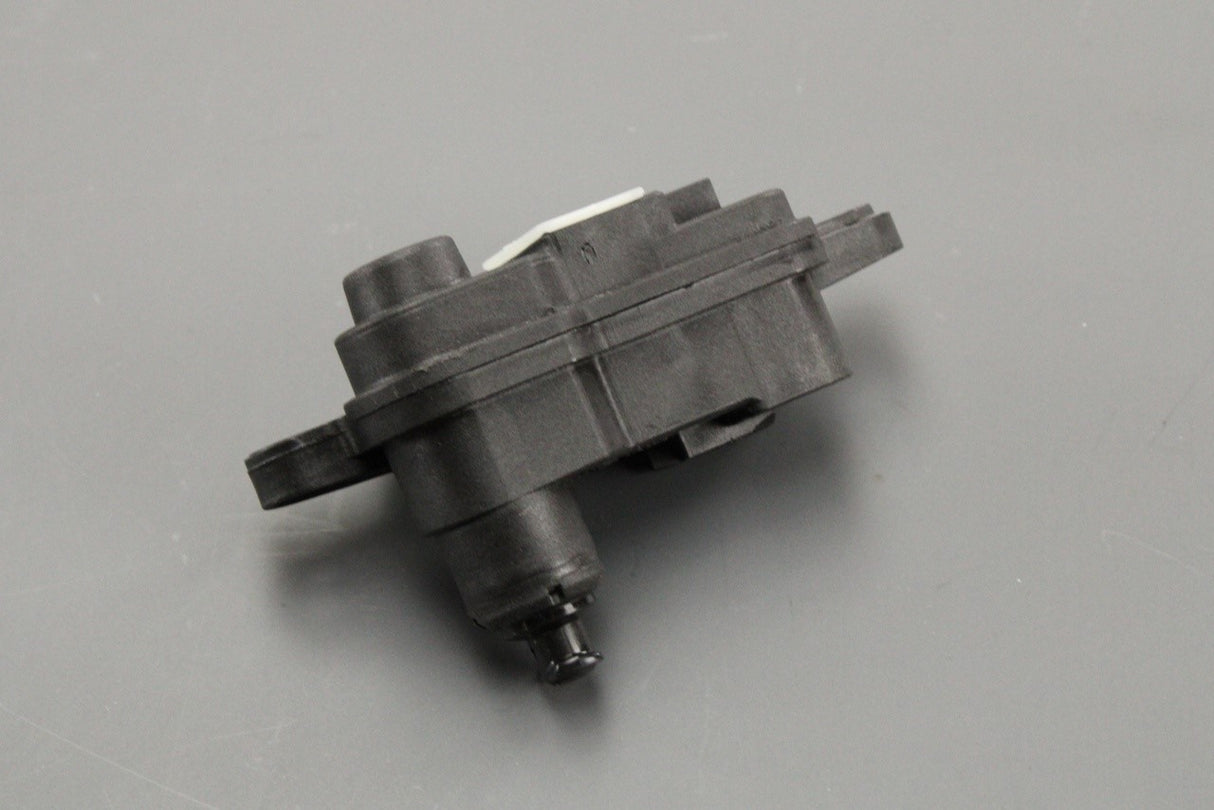 VW Audi Skoda SEAT fuel filler flap door actuator (PHEV) 8V4862159B