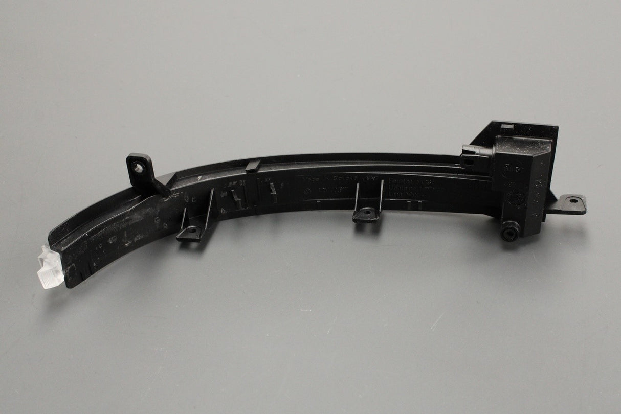 VW Touareg 2011-18 wing mirror turn signal indicator (left) 7P6949101