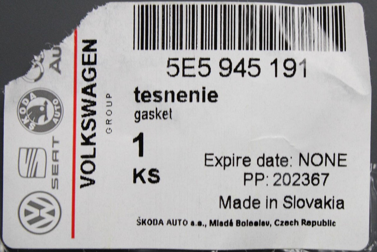 Skoda Octavia 2013-on LED rear tail light gasket seal (Saloon) 5E5945191