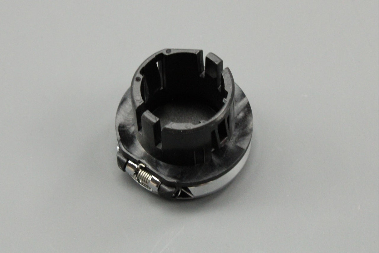 Land Rover Discovery 5 2017-on 12-volt outlet socket cover LR085663